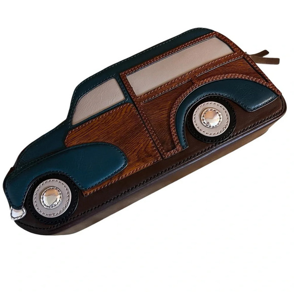 kate spade Handbags - NWT Kate Spade 2012 Knock On Wood Car Clutch